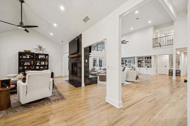 Foto del edificio - 5816 Orchid Ln