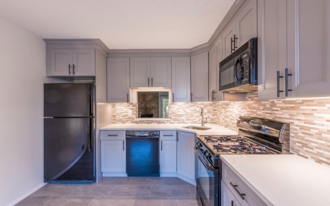 Foto del edificio - 1101 Doolittle Dr