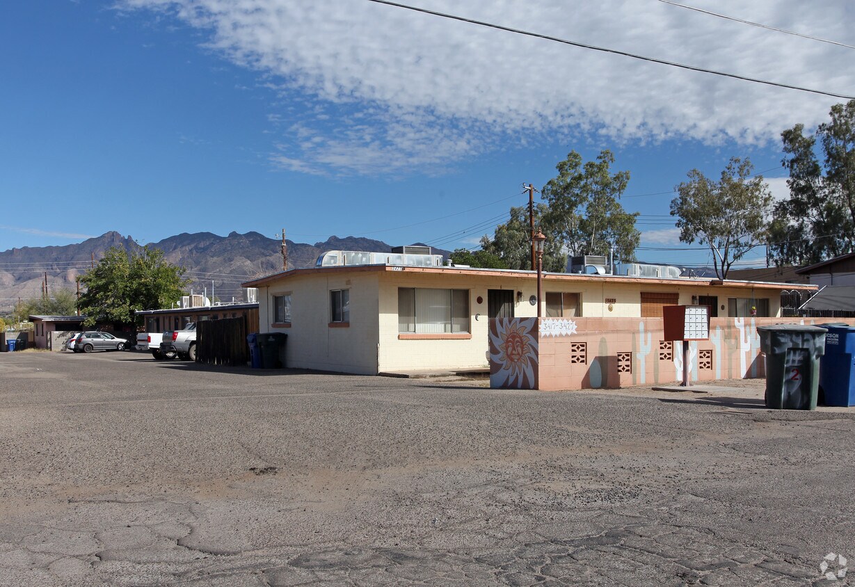 Primary Photo - 3417 E Lind Rd