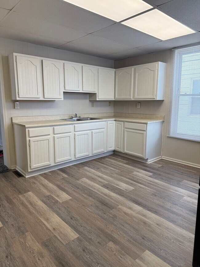 Foto del edificio - 813 W Saint James St