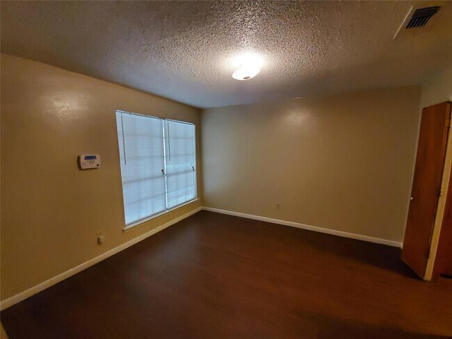 Building Photo - 4843 Berridge Ln
