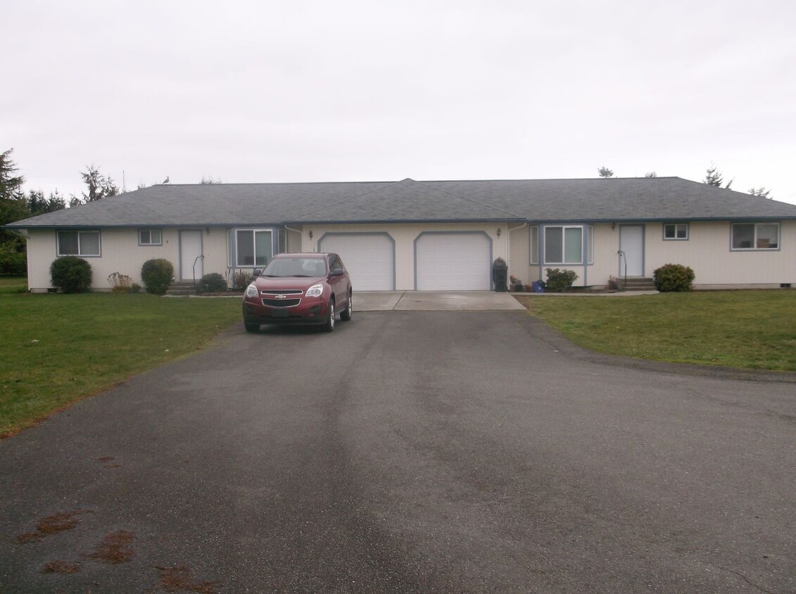 Primary Photo - Duplex for lease