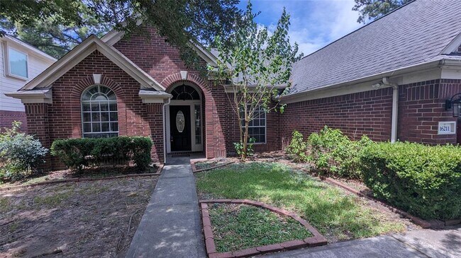 Foto del edificio - 16211 Hollow Rock Dr