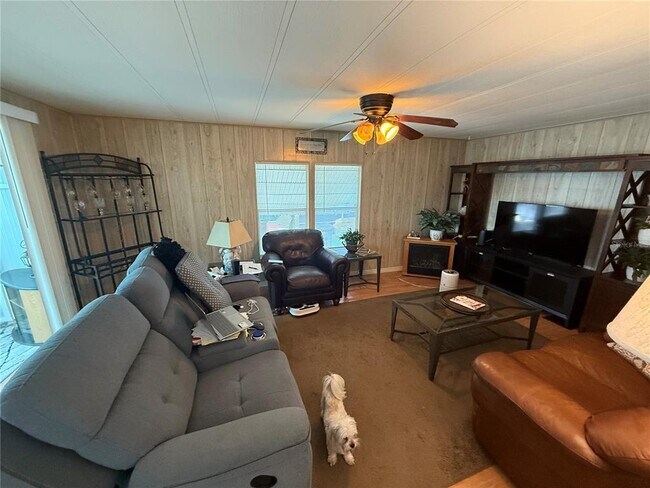 Foto del edificio - 5616 Gentle Breeze St