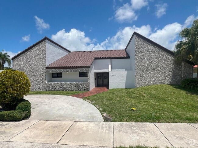Building Photo - 8735 SW 54th Terrace