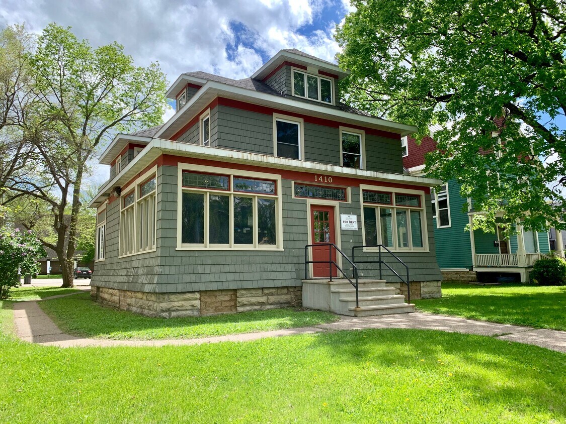 Primary Photo - 1410 State St