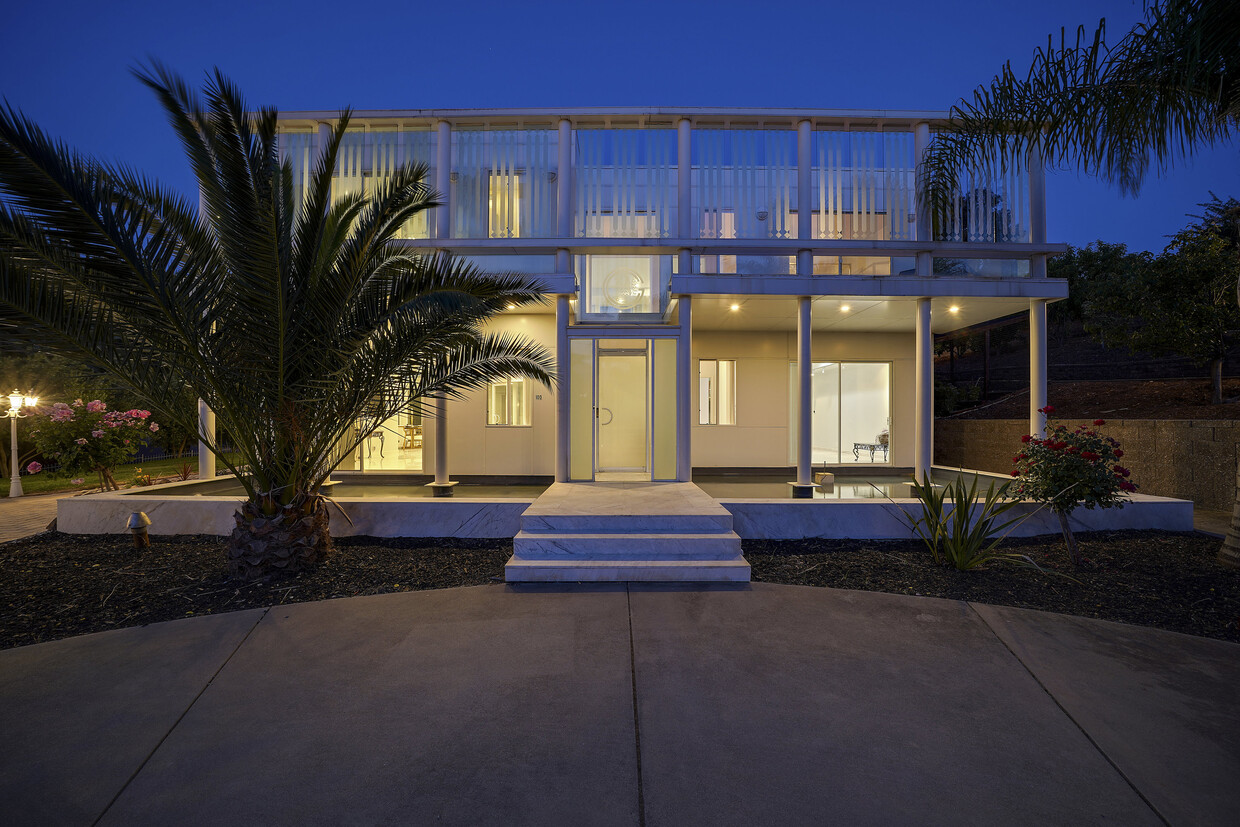 Primary Photo - 100 Brodia Way