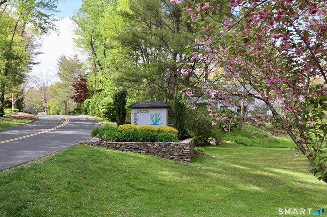 Foto del edificio - 3 Edgewood Cir