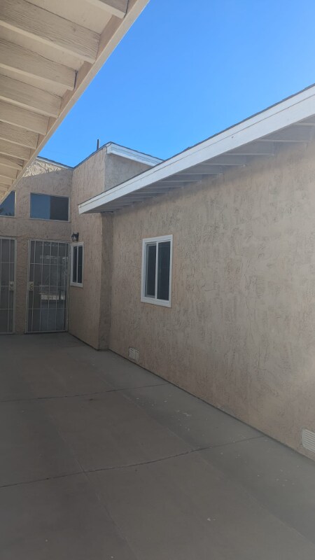 Foto del edificio - 16209 Juniper St