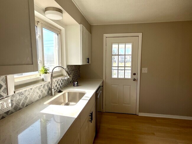 Foto del edificio - 67 N Harris Ave