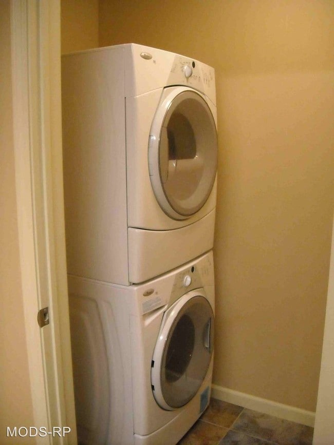 Building Photo - 4880 S 131st St