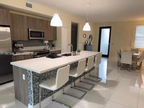 Building Photo - 7805 NW 104th Ave