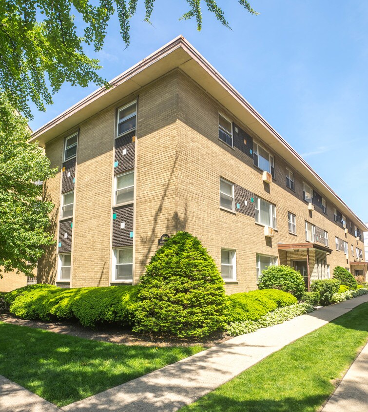 1032 W Washington Blvd, Oak Park, IL 60302 Apartments in Oak Park, IL