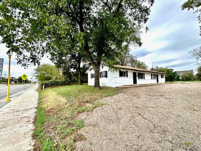 Foto del edificio - 1120 Elm Ave