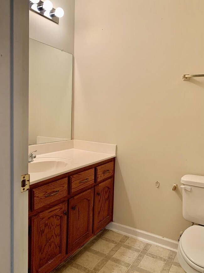 Building Photo - 10747 Pecan View Dr