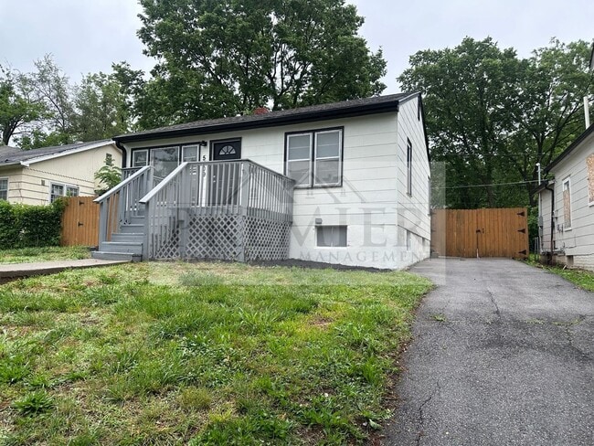 Foto del edificio - 5709 Bales Ave
