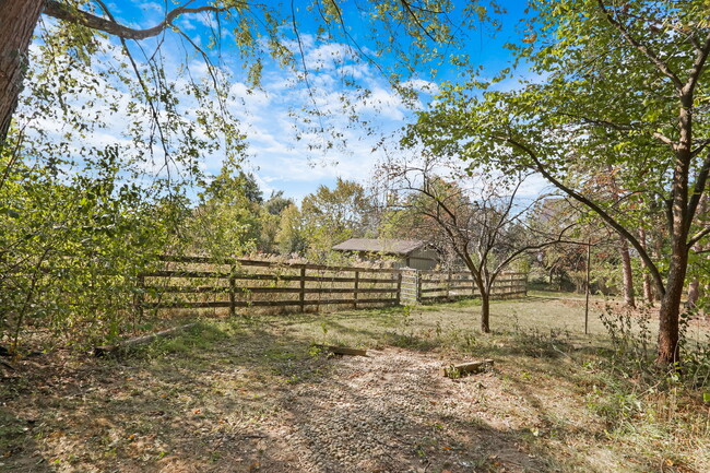 Building Photo - 22186 IL-176