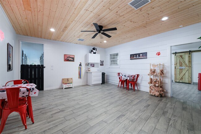 Foto del edificio - 12826 Hill Dr