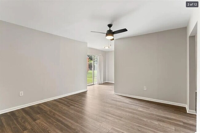 Foto del edificio - 2950 Dickens Dr