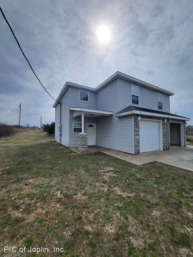 Building Photo - 3 br, 1.5 bath House - 1210 Cottonwood A