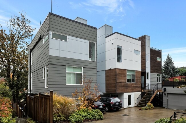 Foto del edificio - Modern stylish Madison Valley home