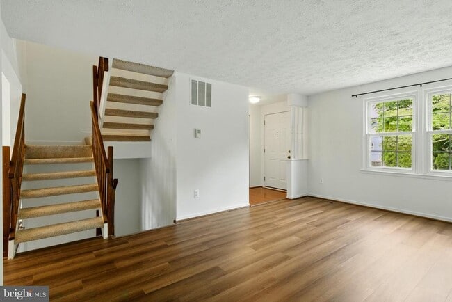 Building Photo - 351 Gundry Dr