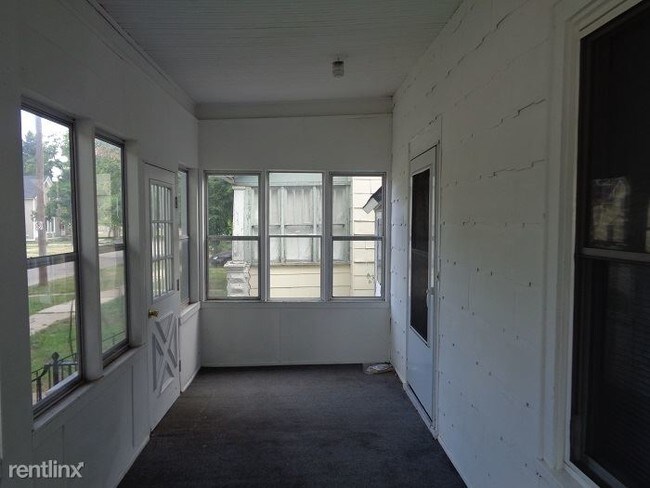 Foto del edificio - 4 br, 1 bath  - 1538 Hoyt St Apt 1