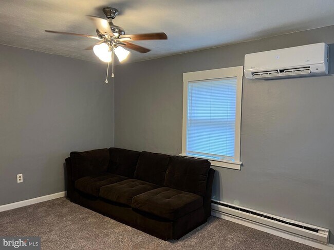 Foto del edificio - 4149 Barrett Pl