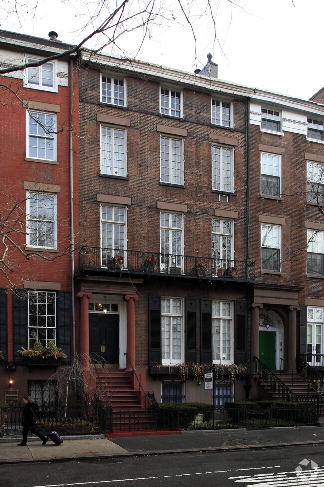 23 Washington Square North Apartments New York Ny Primary Photo 23 Washington Square North