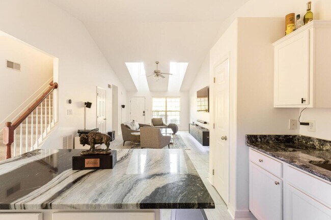 Cocina - 1337 Russell Springs Dr