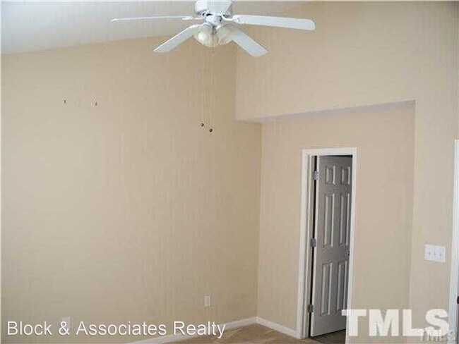 Building Photo - 2 br, 2.5 bath House - 8980 Camden Park