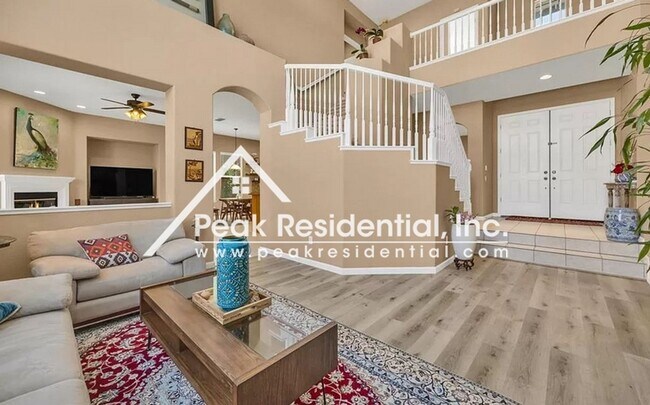 Building Photo - Spacious 5bd/3.5 ba Elk Grove Home With Pool!