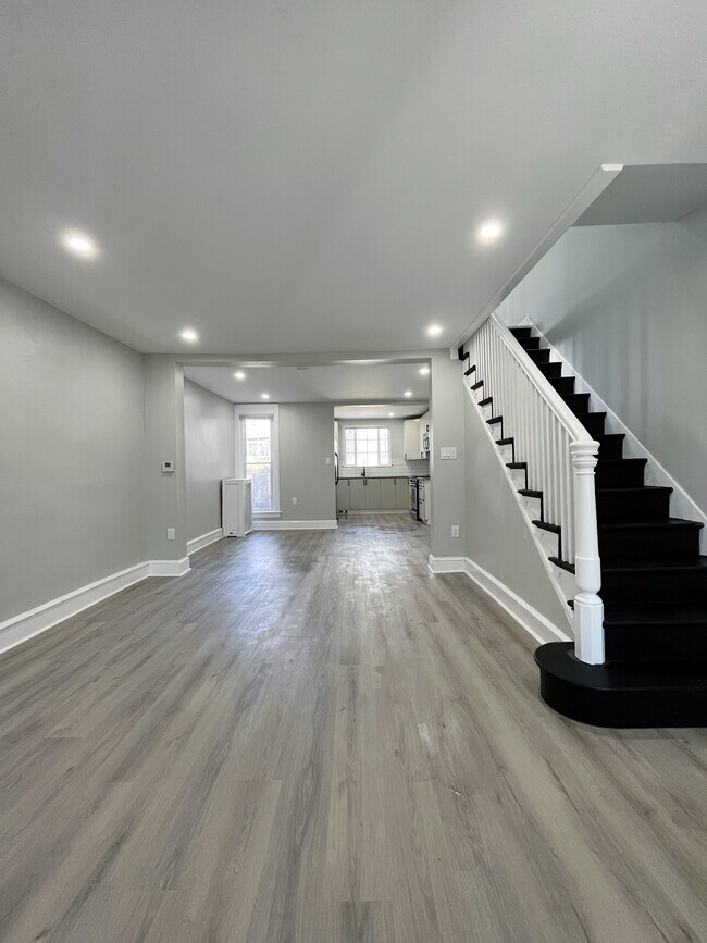 Foto del edificio - 5842 N Howard St