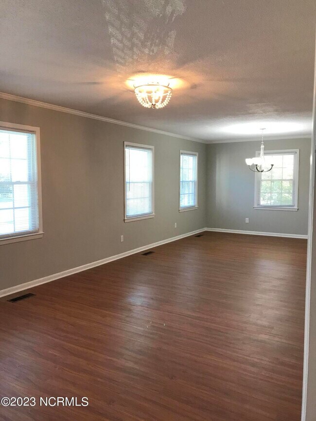 Building Photo - 203 Green Dolphin St