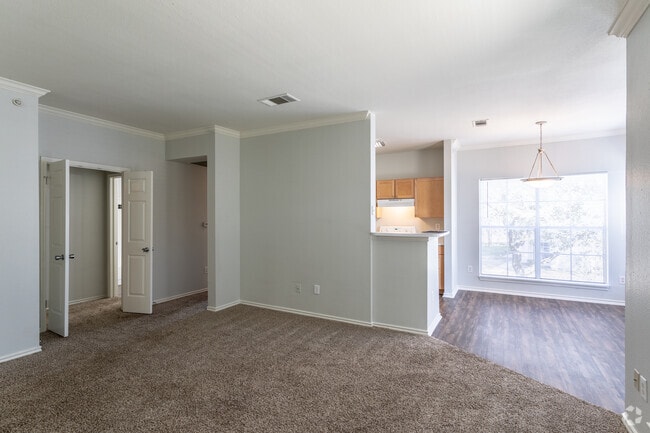 2BR, 2BA - 1,054SF - Villas at Bandera