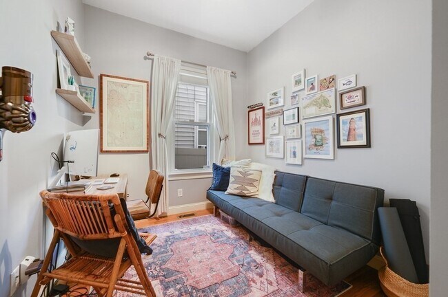 Foto del edificio - 357 W Fourth St