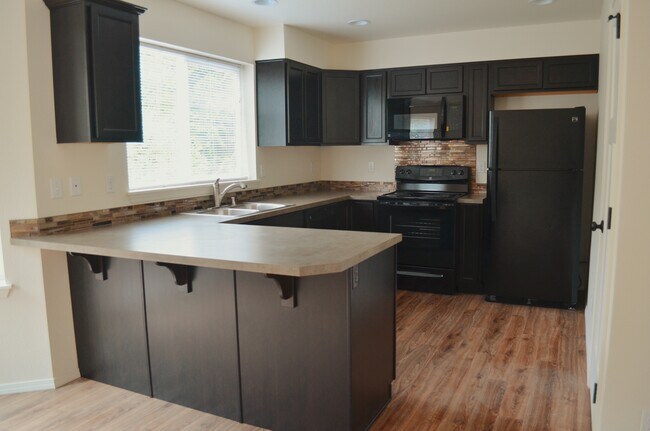 Amplia cocina - 1745 Vela Ln SW