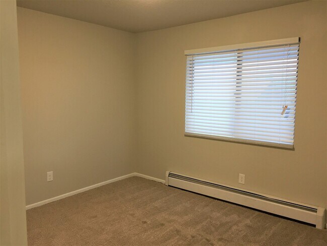 Foto del edificio - Long Term Rental- Dillon Valley East Q303