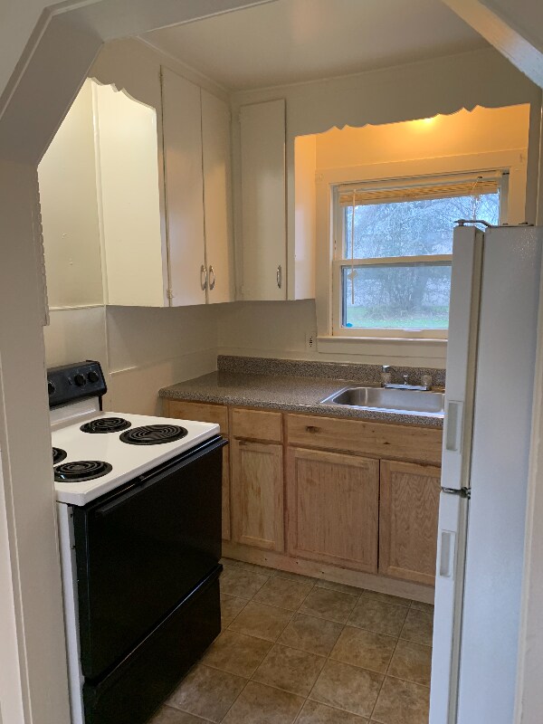 5058 Bear Rd, Syracuse, NY 13212 Room for Rent in Syracuse, NY