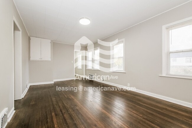 Building Photo - 2201 E 59th St