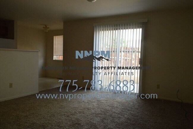 Foto del edificio - 3924 VILLAGE DRIVE ~ FOR RENT