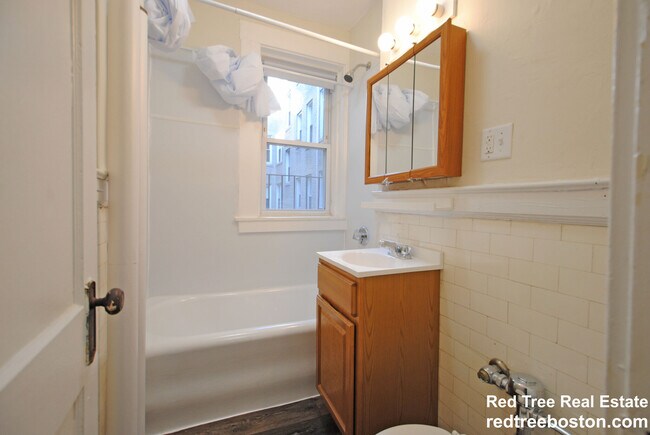 Building Photo - 1163 Boylston St