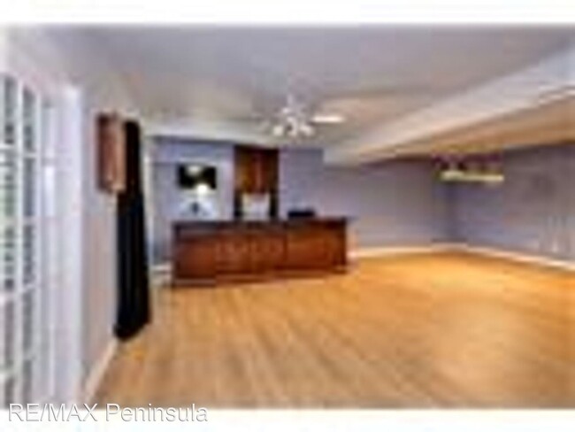 Building Photo - 4 br, 2.5 bath House - 108 Mariners Circle