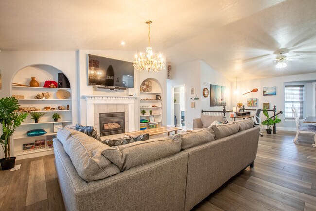 Foto del edificio - 671 E Center St