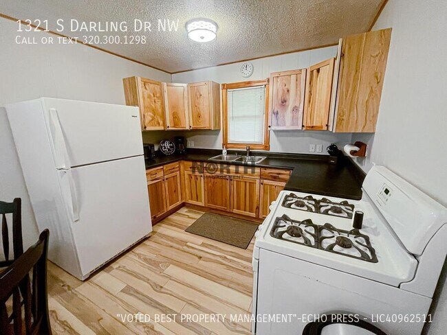 Foto del edificio - 1321 S Darling Dr NW