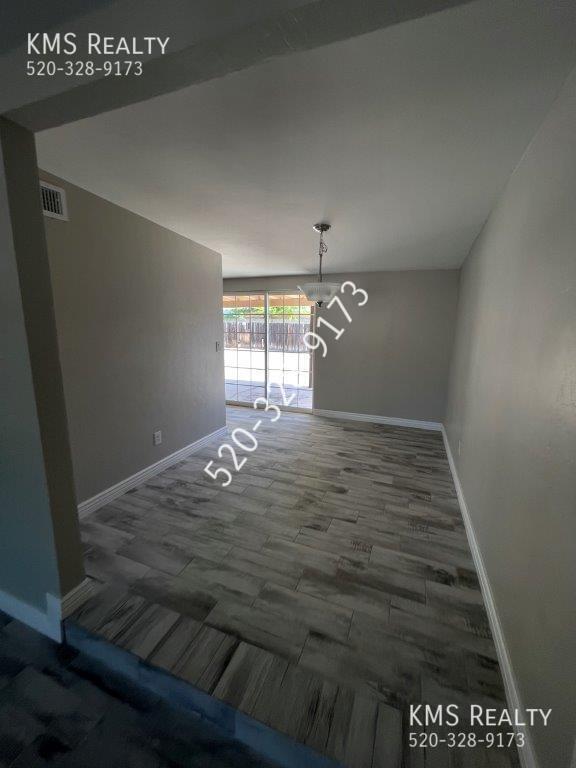 Foto del edificio - 8032 E Rosewood St