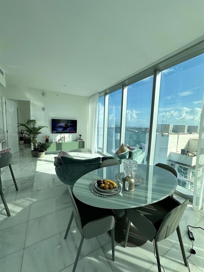 Foto del edificio - 700 NE 26th Terrace