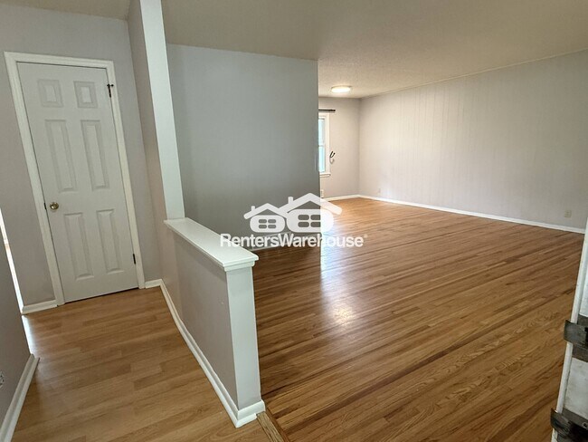 Foto del edificio - 6301 Russell Ave S