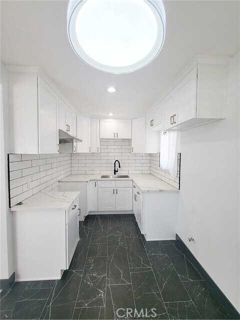 Foto del edificio - 10123 Beach St