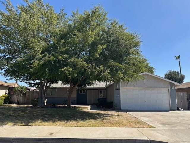 Foto principal - 1468 Browning Ave